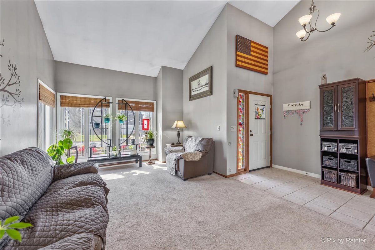 1097 Amberwood Drive, Crystal Lake, IL 60014