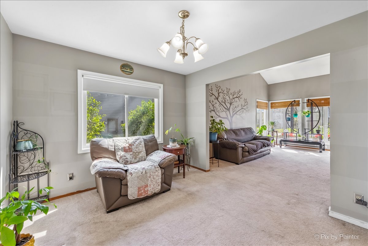 1097 Amberwood Drive, Crystal Lake, IL 60014