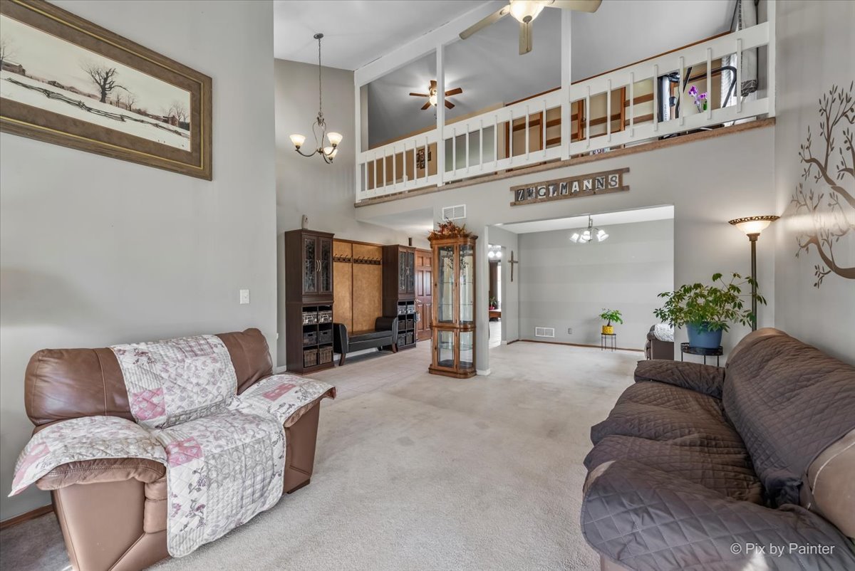 1097 Amberwood Drive, Crystal Lake, IL 60014