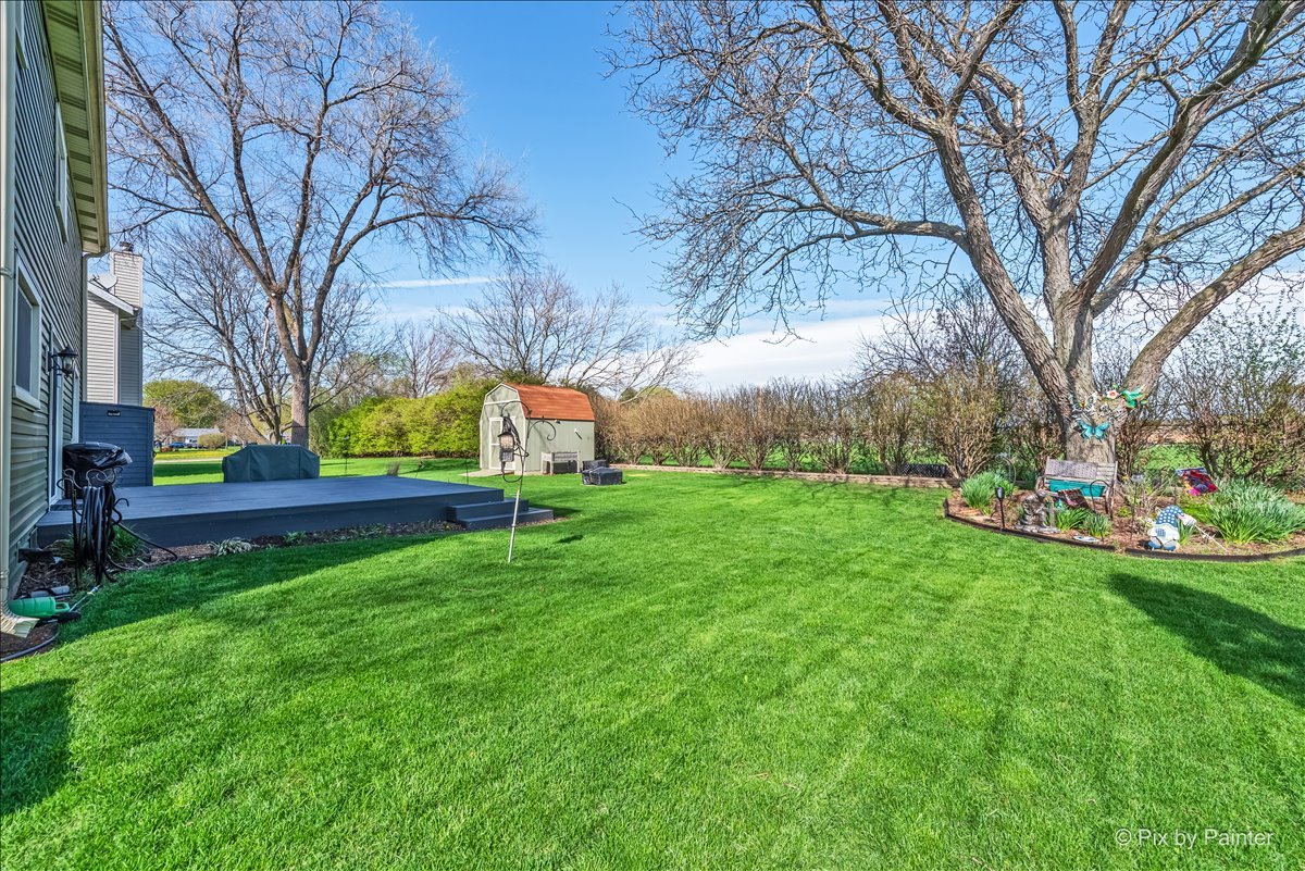 1097 Amberwood Drive, Crystal Lake, IL 60014