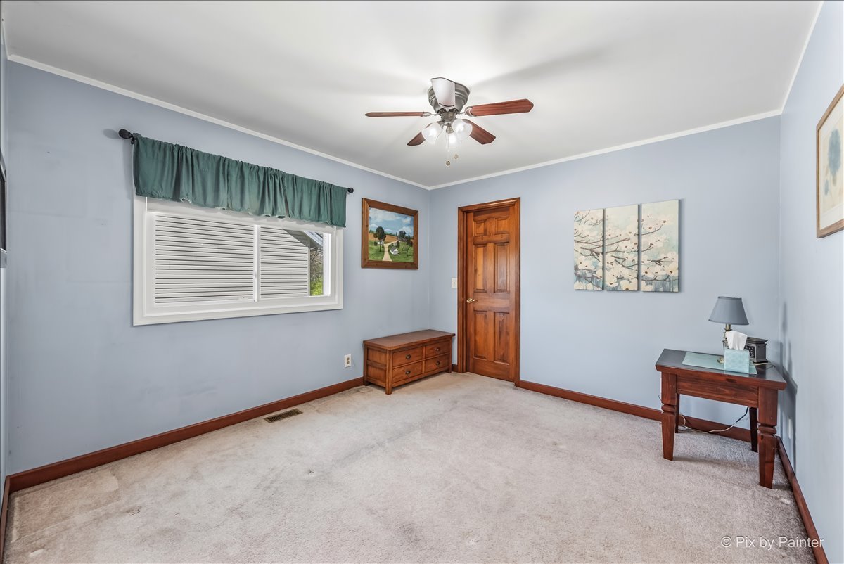 1097 Amberwood Drive, Crystal Lake, IL 60014