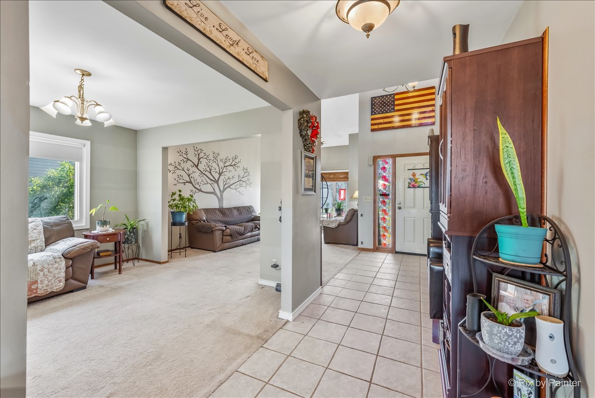 1097 Amberwood Drive, Crystal Lake, IL 60014