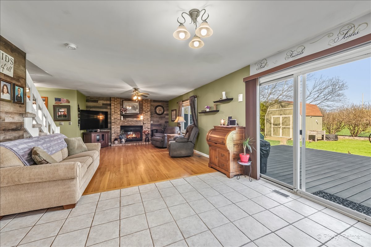 1097 Amberwood Drive, Crystal Lake, IL 60014