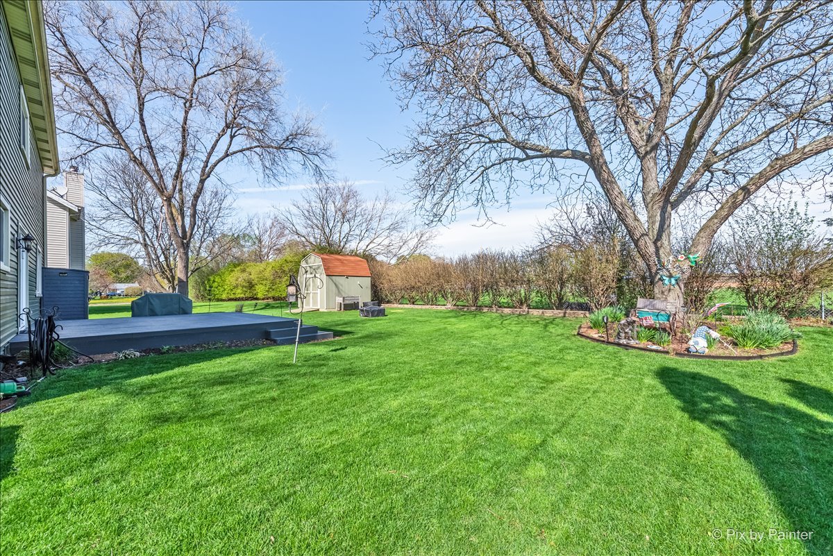 1097 Amberwood Drive, Crystal Lake, IL 60014