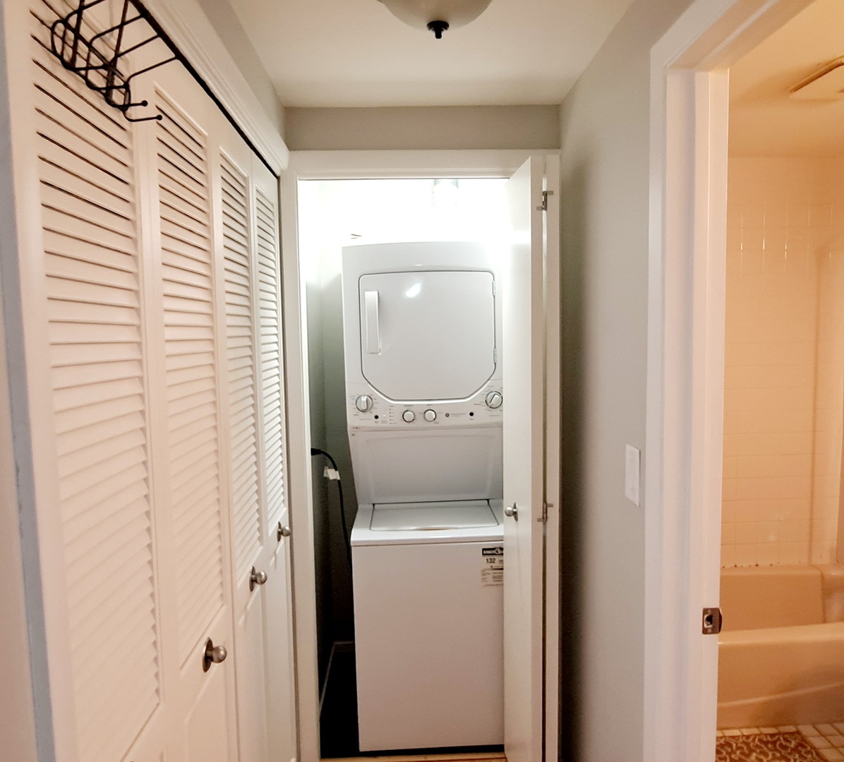 6337 Roosevelt Road #202, Berwyn, IL 60402