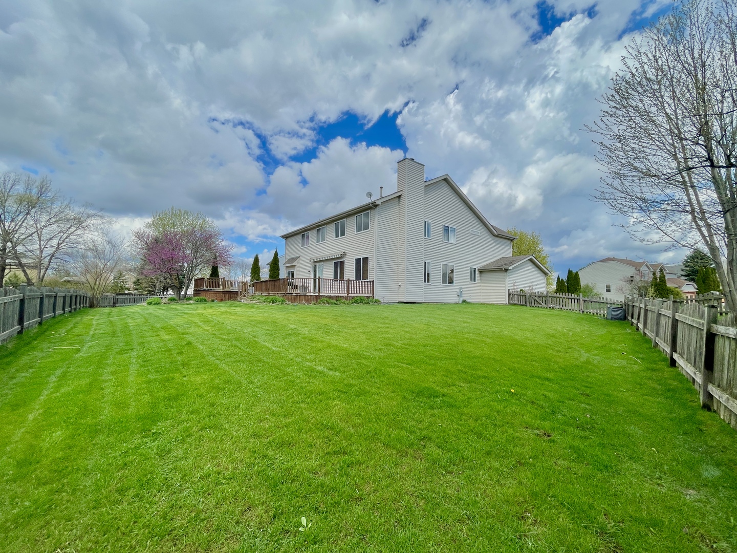 88 Hackney Lane, Lindenhurst, IL 60046