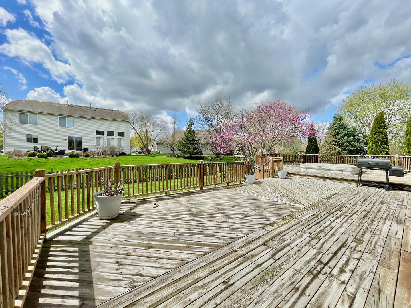88 Hackney Lane, Lindenhurst, IL 60046