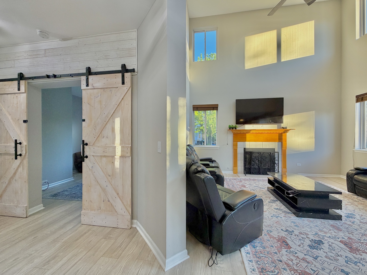 88 Hackney Lane, Lindenhurst, IL 60046