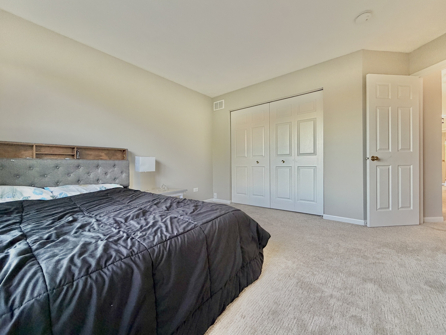88 Hackney Lane, Lindenhurst, IL 60046