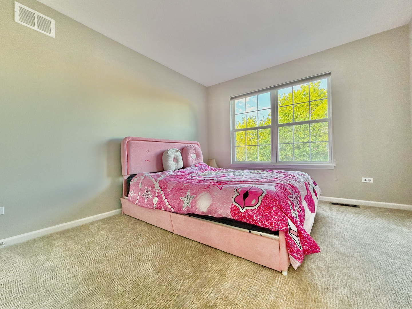 88 Hackney Lane, Lindenhurst, IL 60046