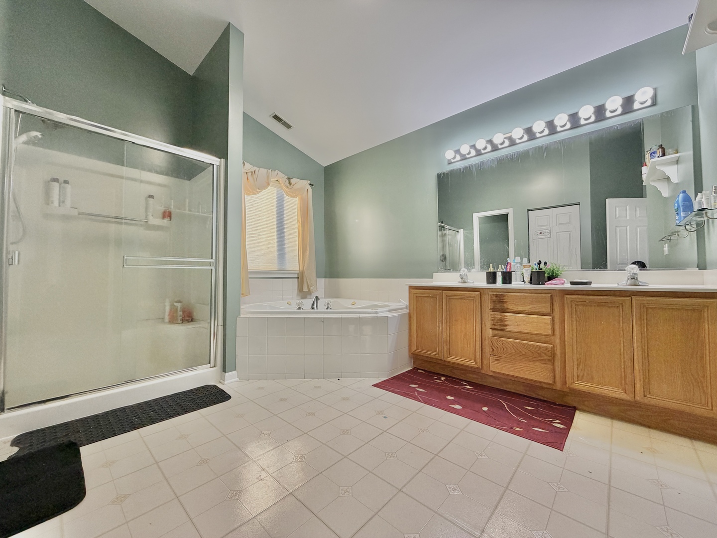 88 Hackney Lane, Lindenhurst, IL 60046