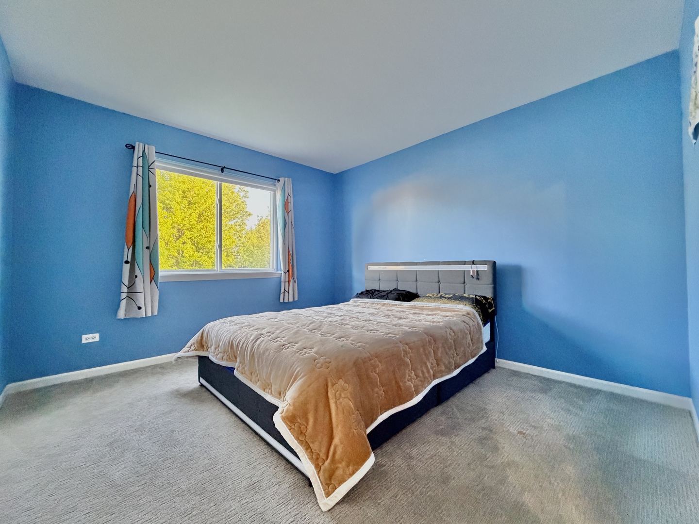 88 Hackney Lane, Lindenhurst, IL 60046