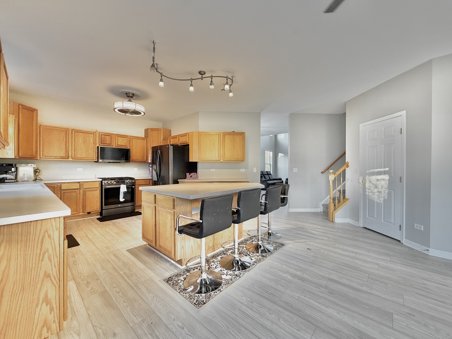 88 Hackney Lane, Lindenhurst, IL 60046