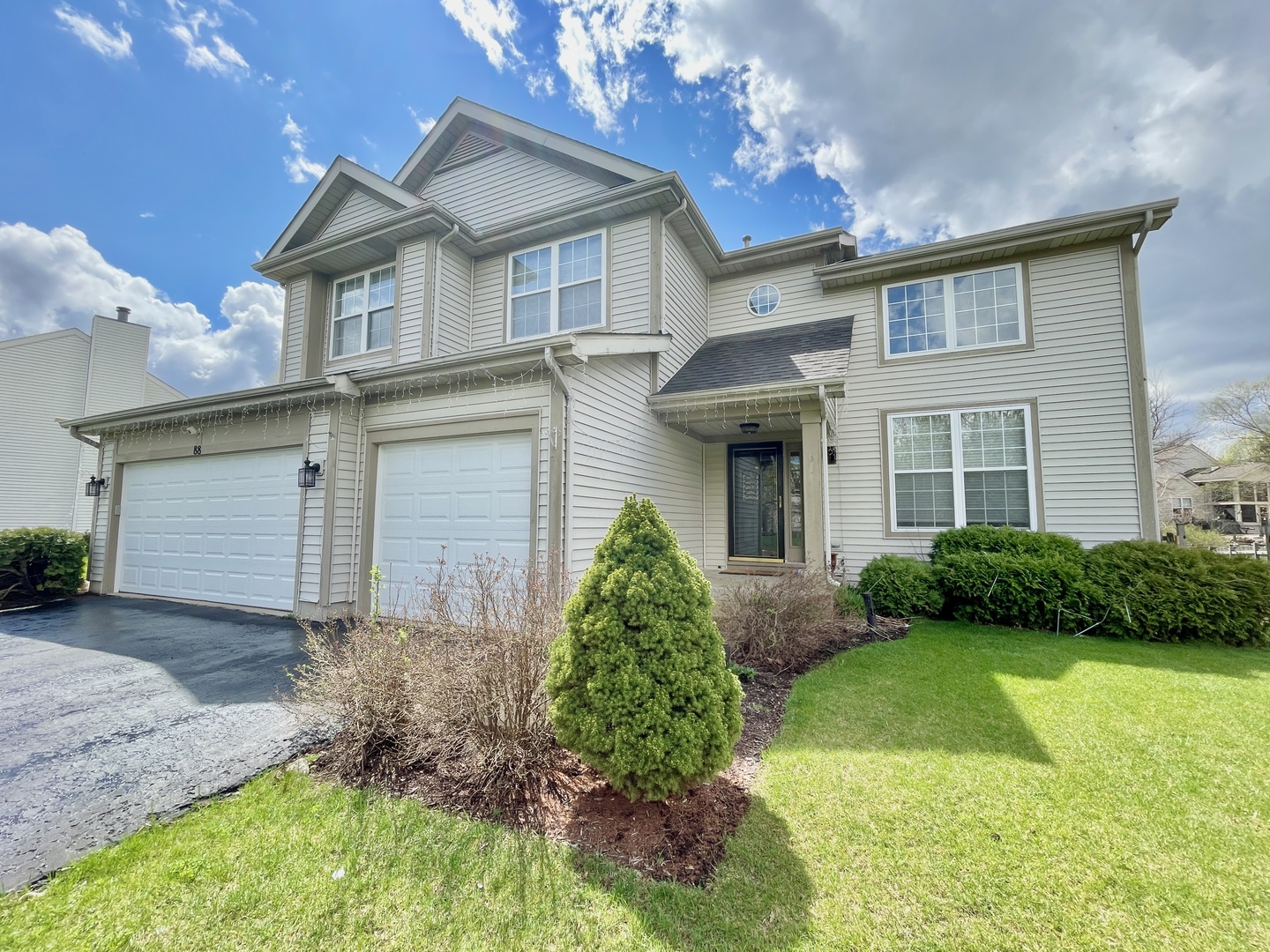 88 Hackney Lane, Lindenhurst, IL 60046