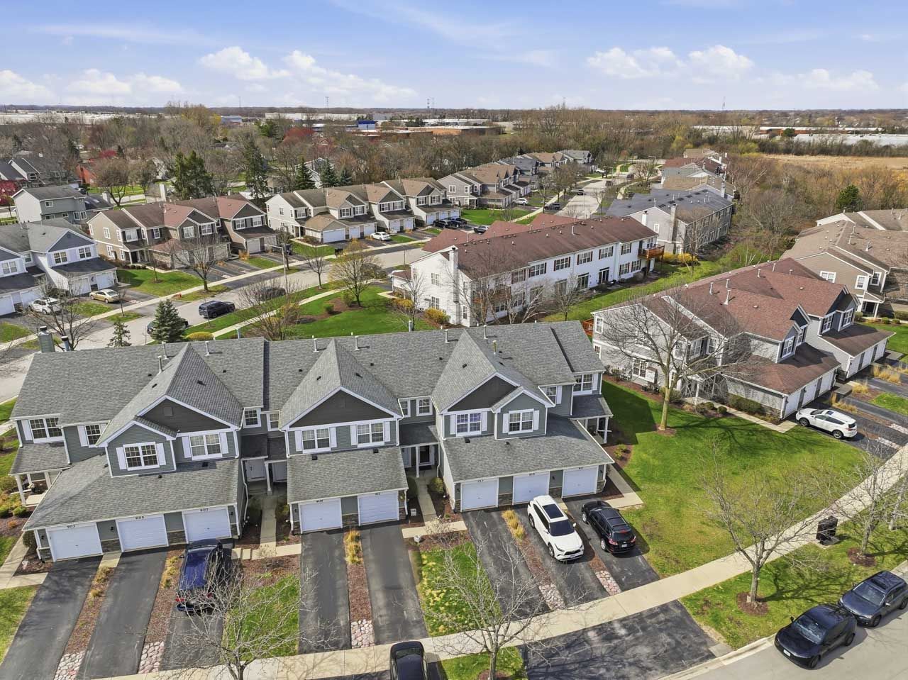 913 Genesee Drive, Naperville, IL 60563