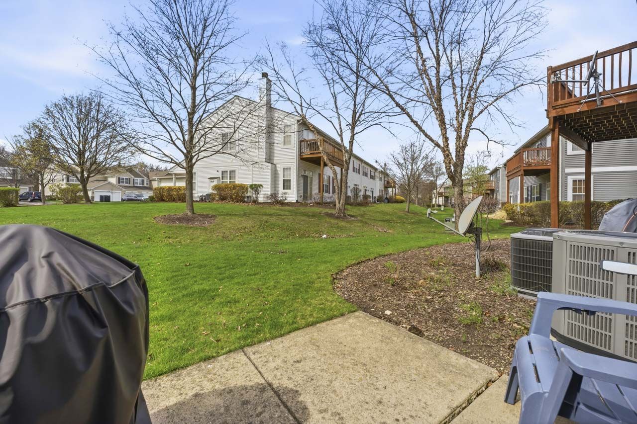 913 Genesee Drive, Naperville, IL 60563