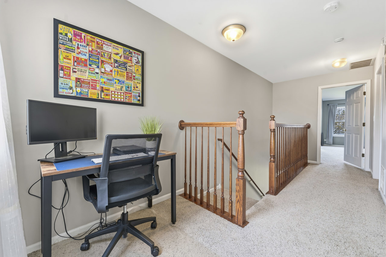 913 Genesee Drive, Naperville, IL 60563