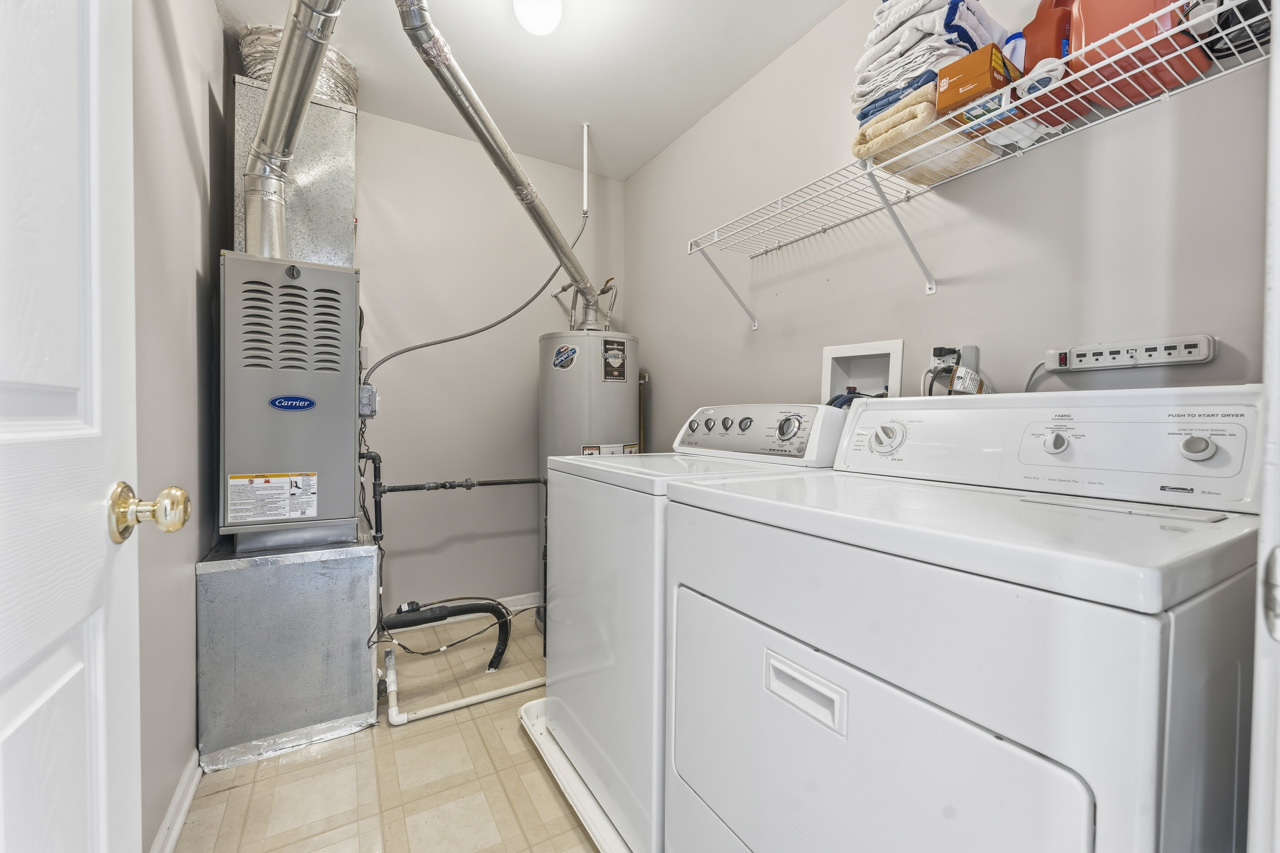 913 Genesee Drive, Naperville, IL 60563