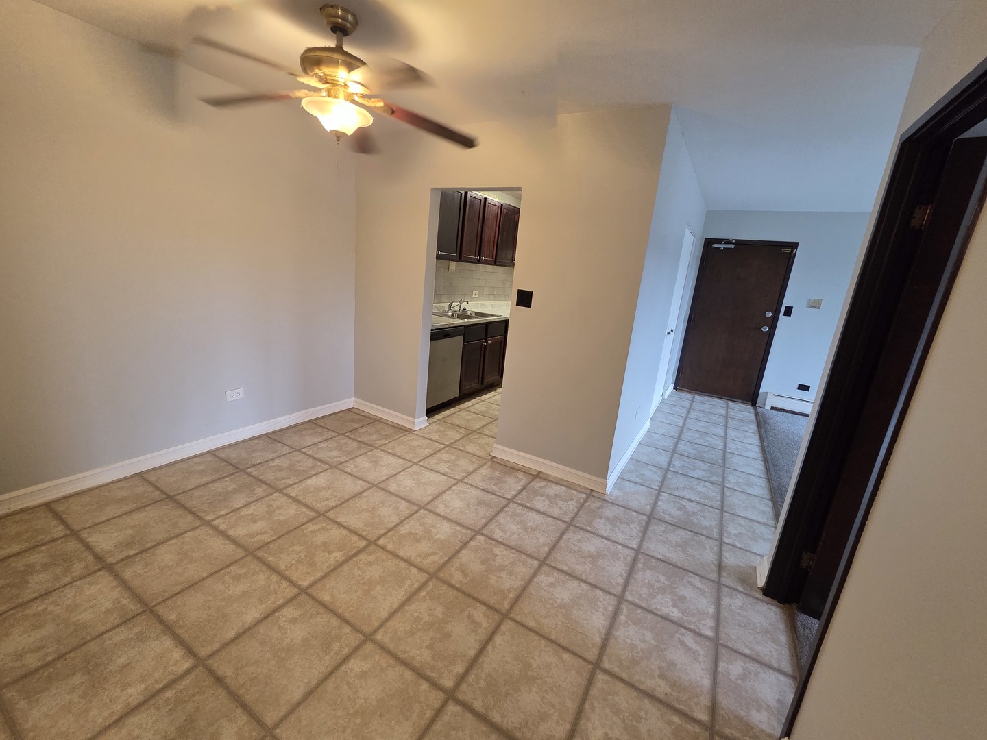 212 Shorewood Drive #2D, Glendale Heights, IL 60139