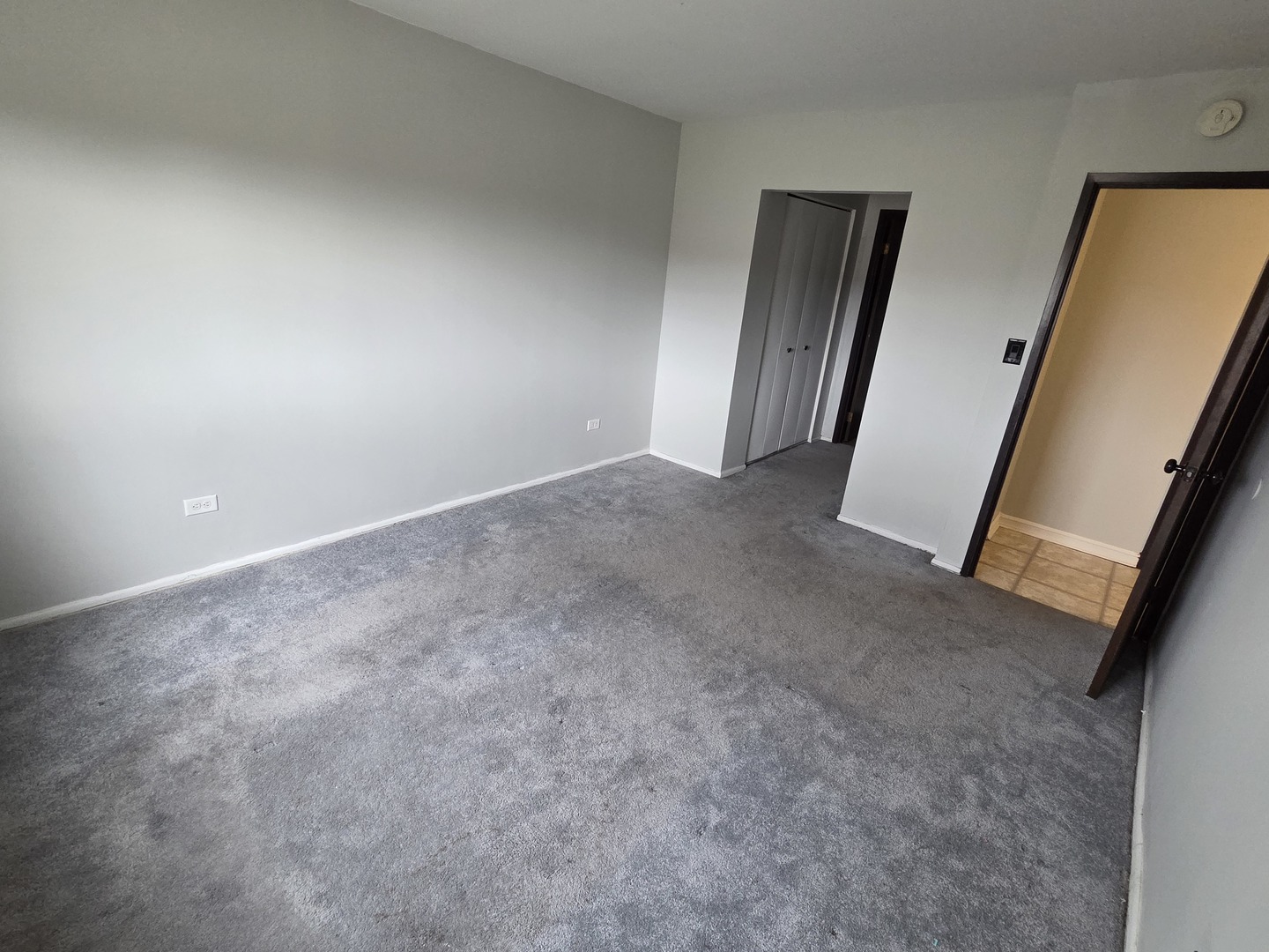 212 Shorewood Drive #2D, Glendale Heights, IL 60139