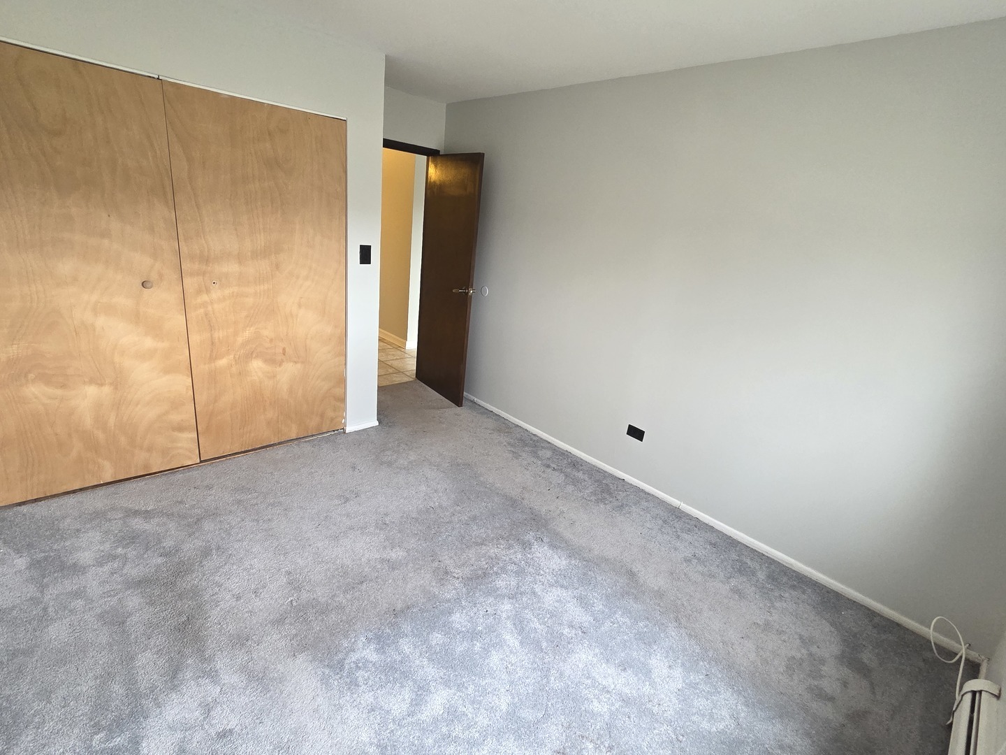 212 Shorewood Drive #2D, Glendale Heights, IL 60139