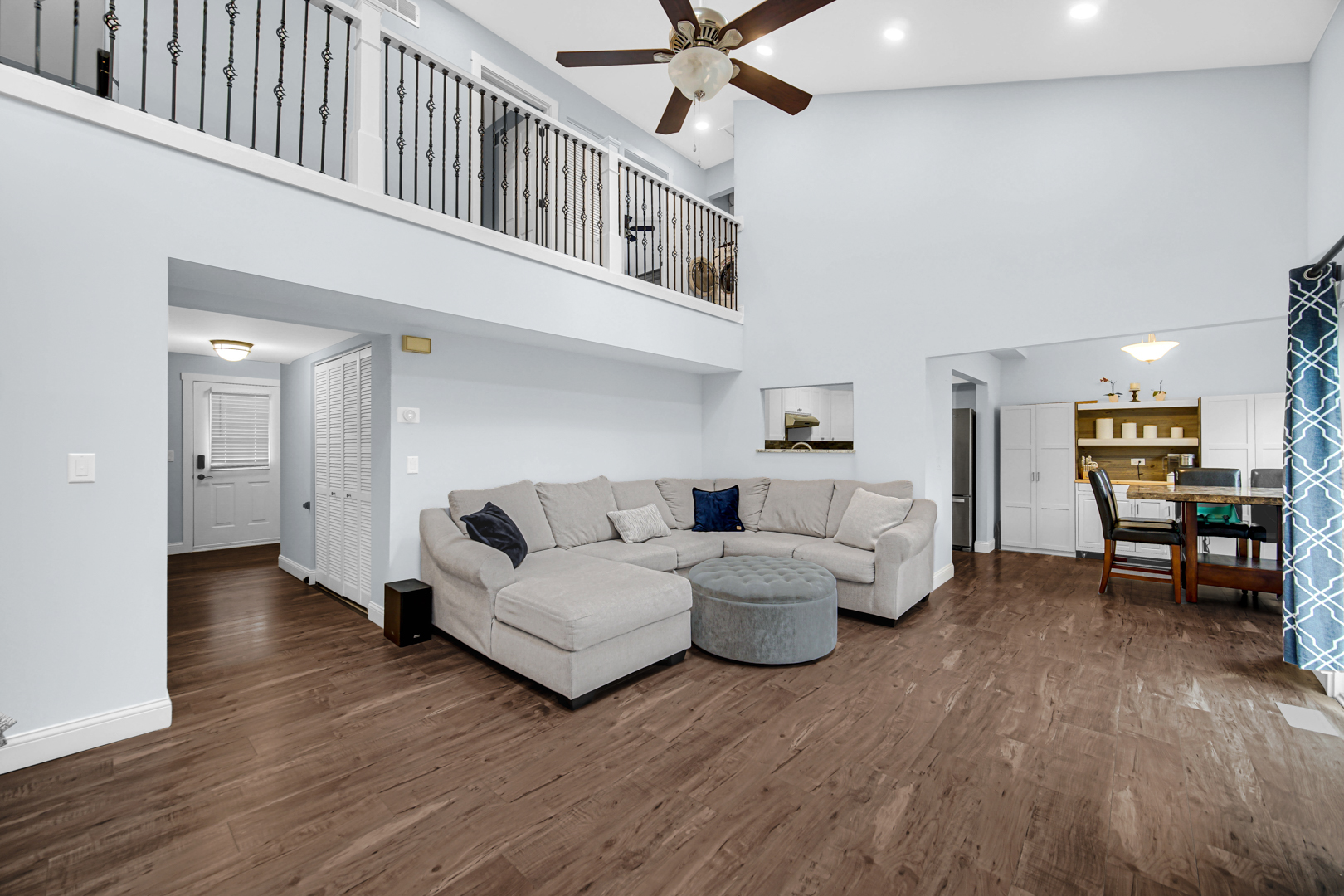 915 Old Oak Circle, Algonquin, IL 60102