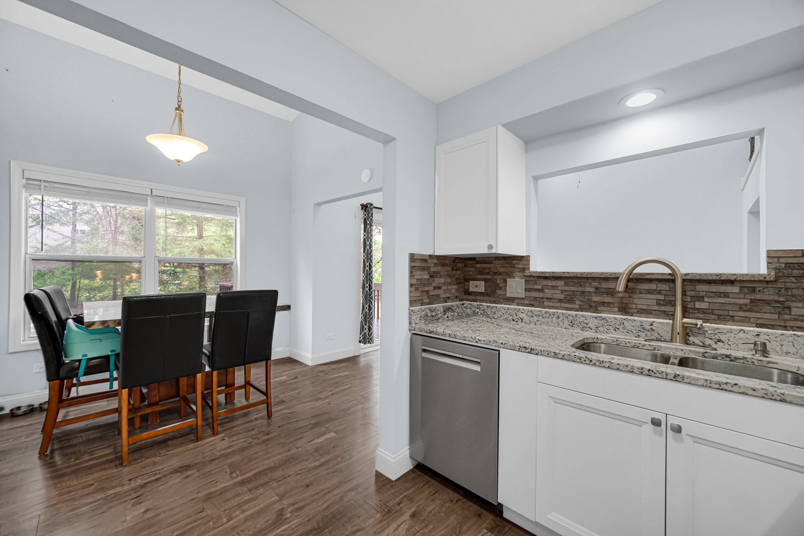 915 Old Oak Circle, Algonquin, IL 60102