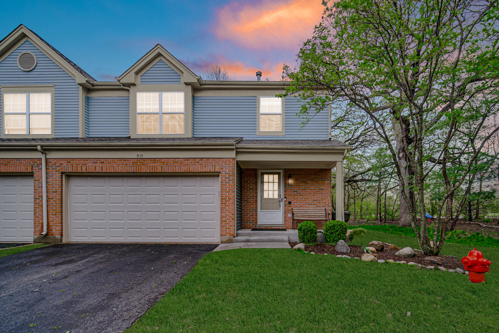 915 Old Oak Circle, Algonquin, IL 60102