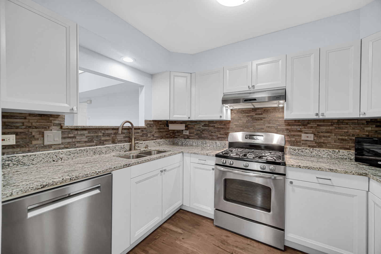 915 Old Oak Circle, Algonquin, IL 60102