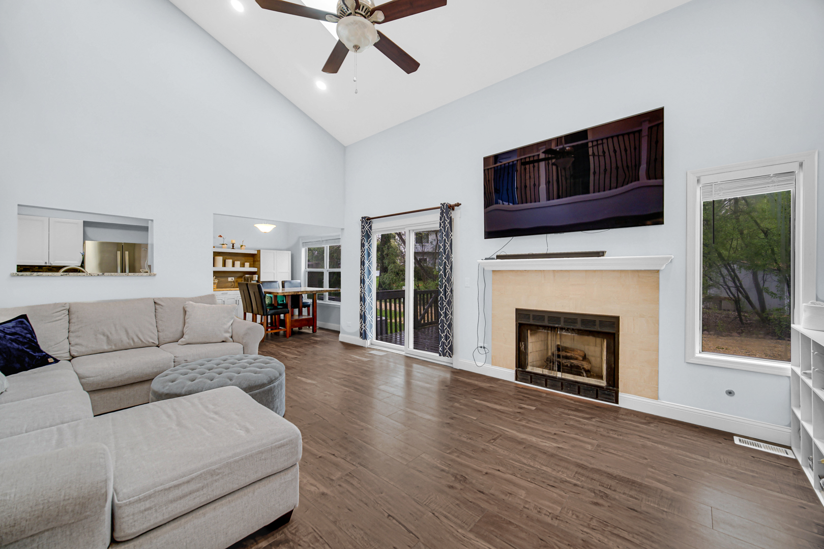 915 Old Oak Circle, Algonquin, IL 60102