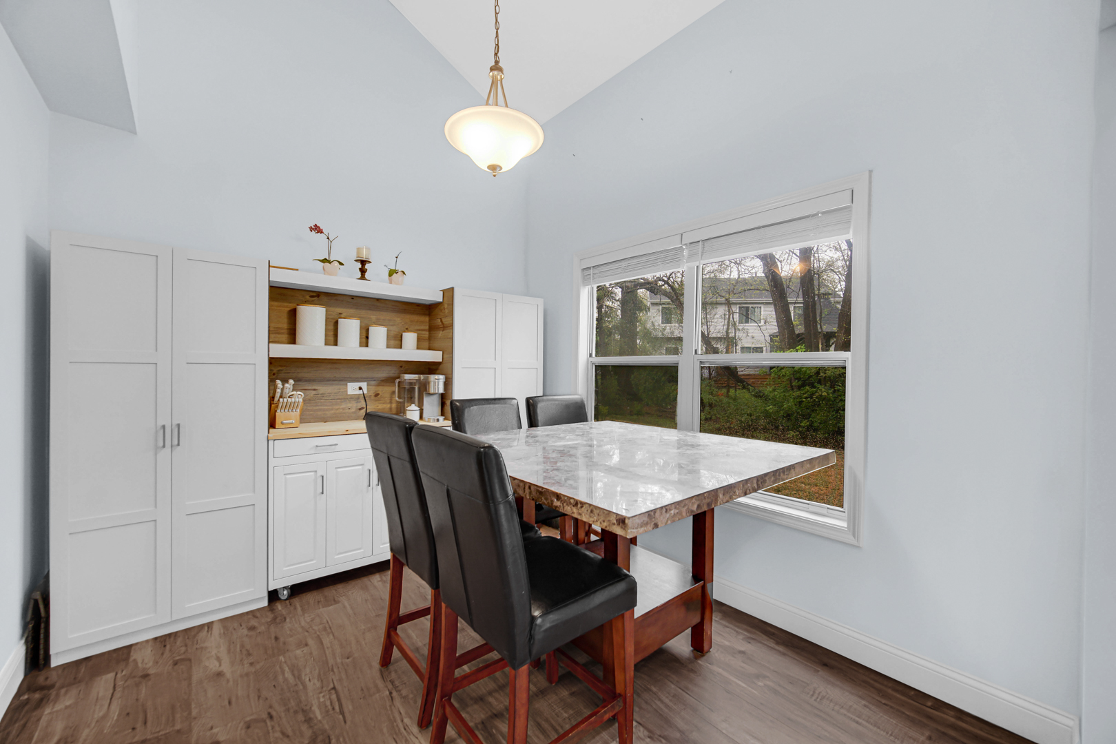 915 Old Oak Circle, Algonquin, IL 60102