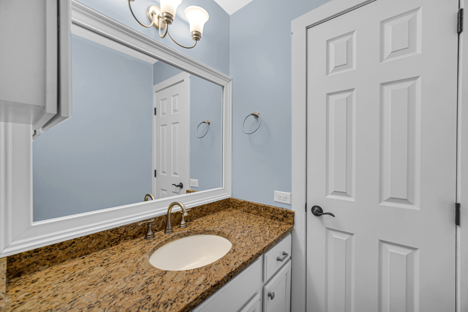 915 Old Oak Circle, Algonquin, IL 60102