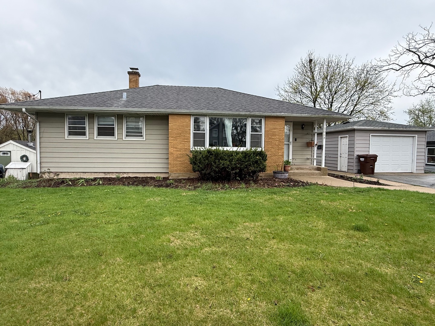 504 E Calhoun Street, Woodstock, IL 60098