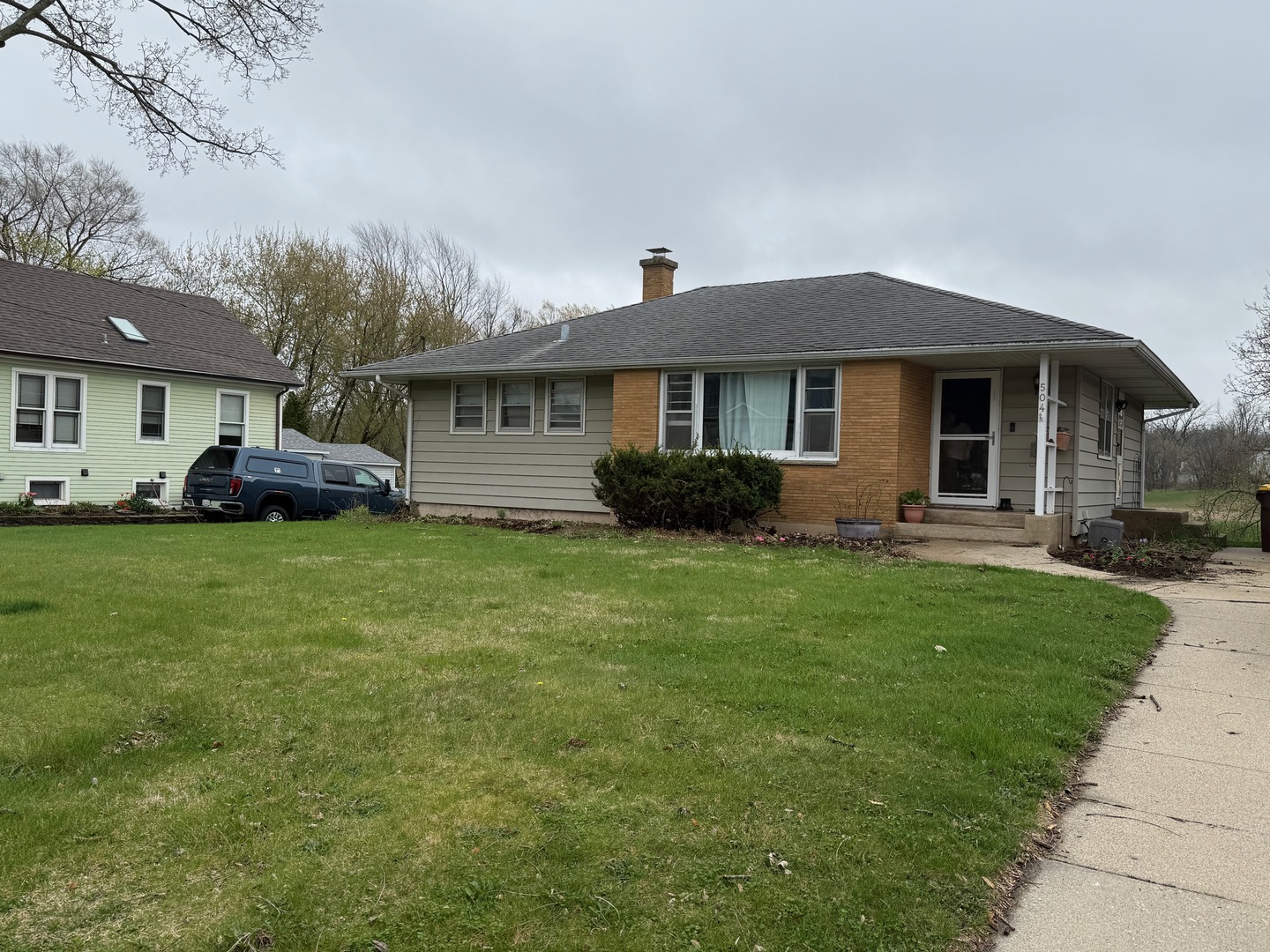 504 E Calhoun Street, Woodstock, IL 60098