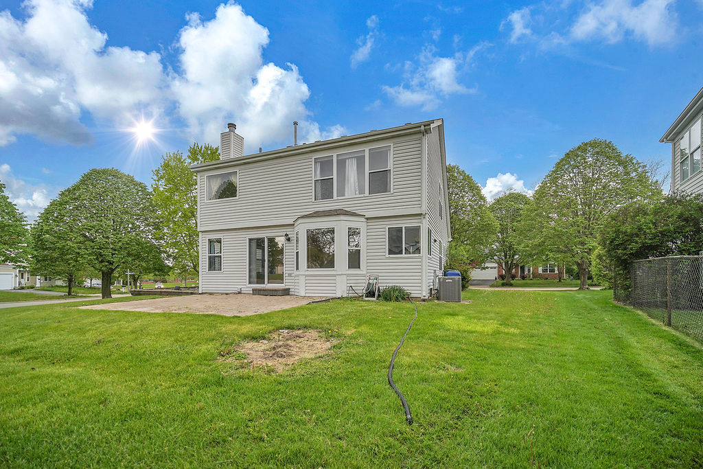 1201 Mayfair Drive, Carpentersville, IL 60110