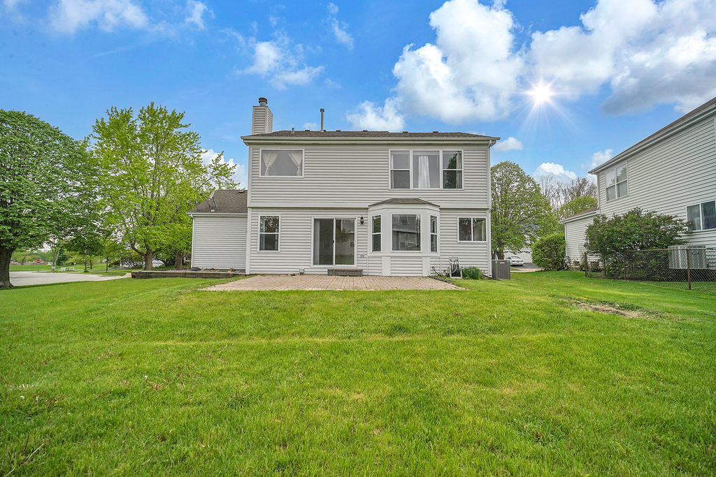 1201 Mayfair Drive, Carpentersville, IL 60110