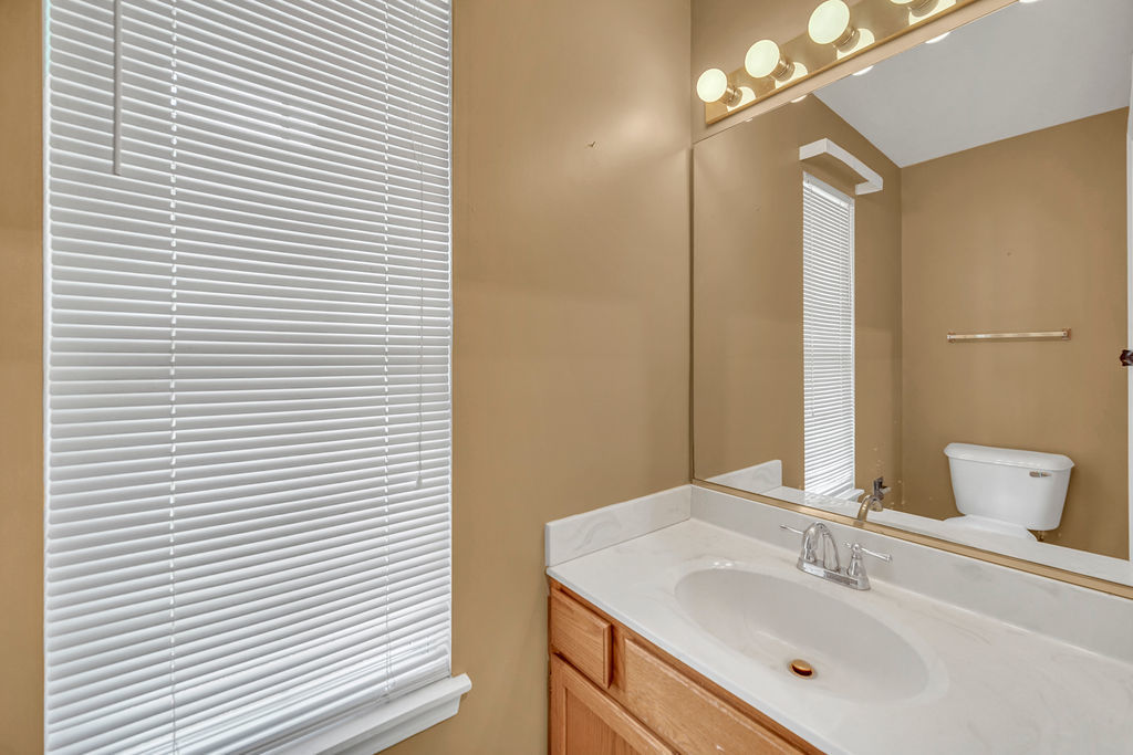 1201 Mayfair Drive, Carpentersville, IL 60110