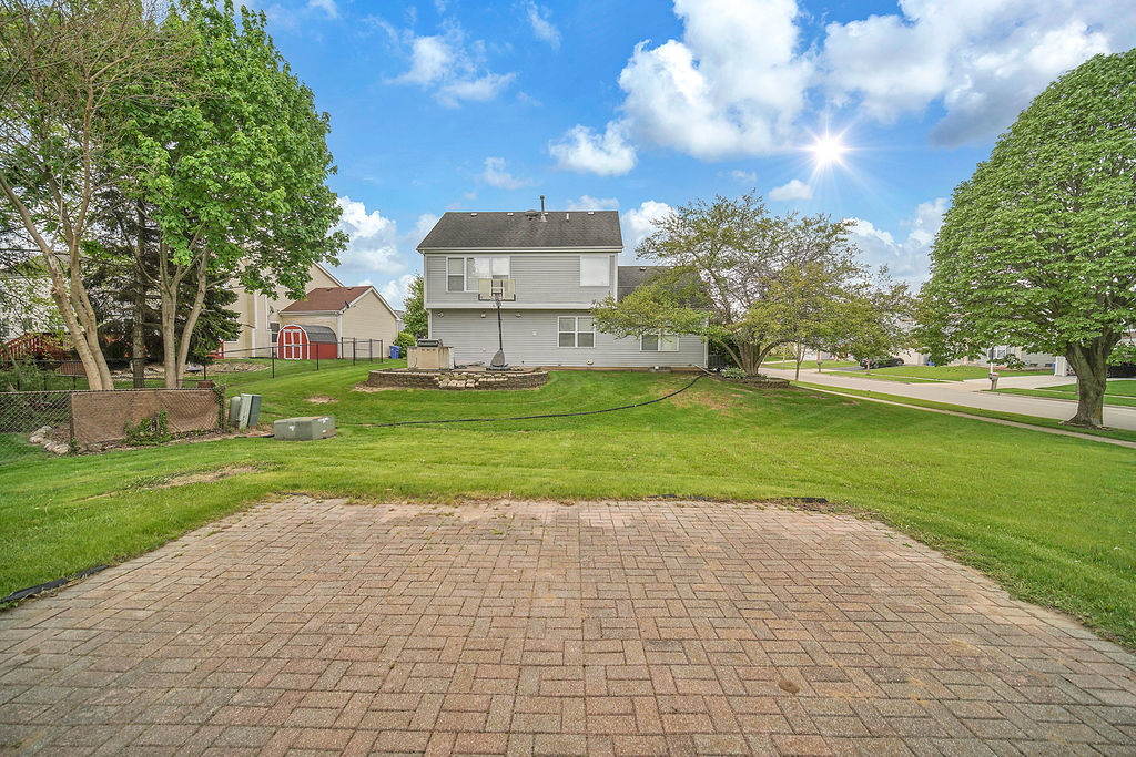 1201 Mayfair Drive, Carpentersville, IL 60110