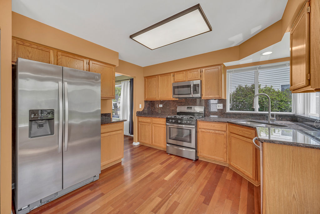1201 Mayfair Drive, Carpentersville, IL 60110