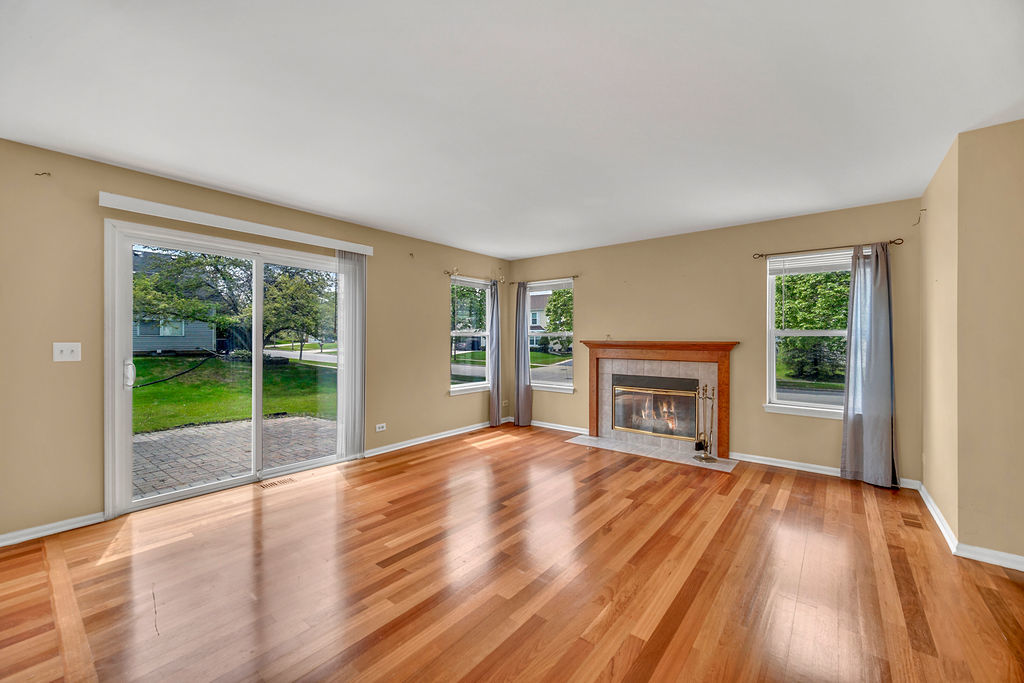 1201 Mayfair Drive, Carpentersville, IL 60110