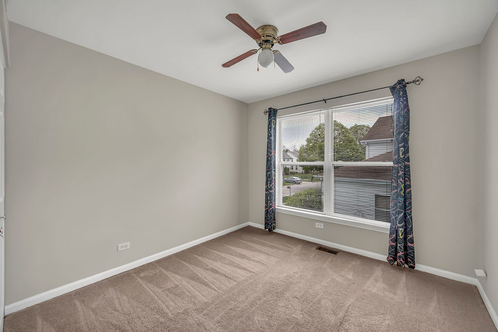 1201 Mayfair Drive, Carpentersville, IL 60110