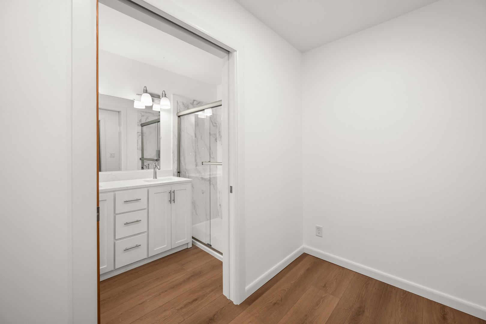 341 N View Street, Hinckley, IL 60520