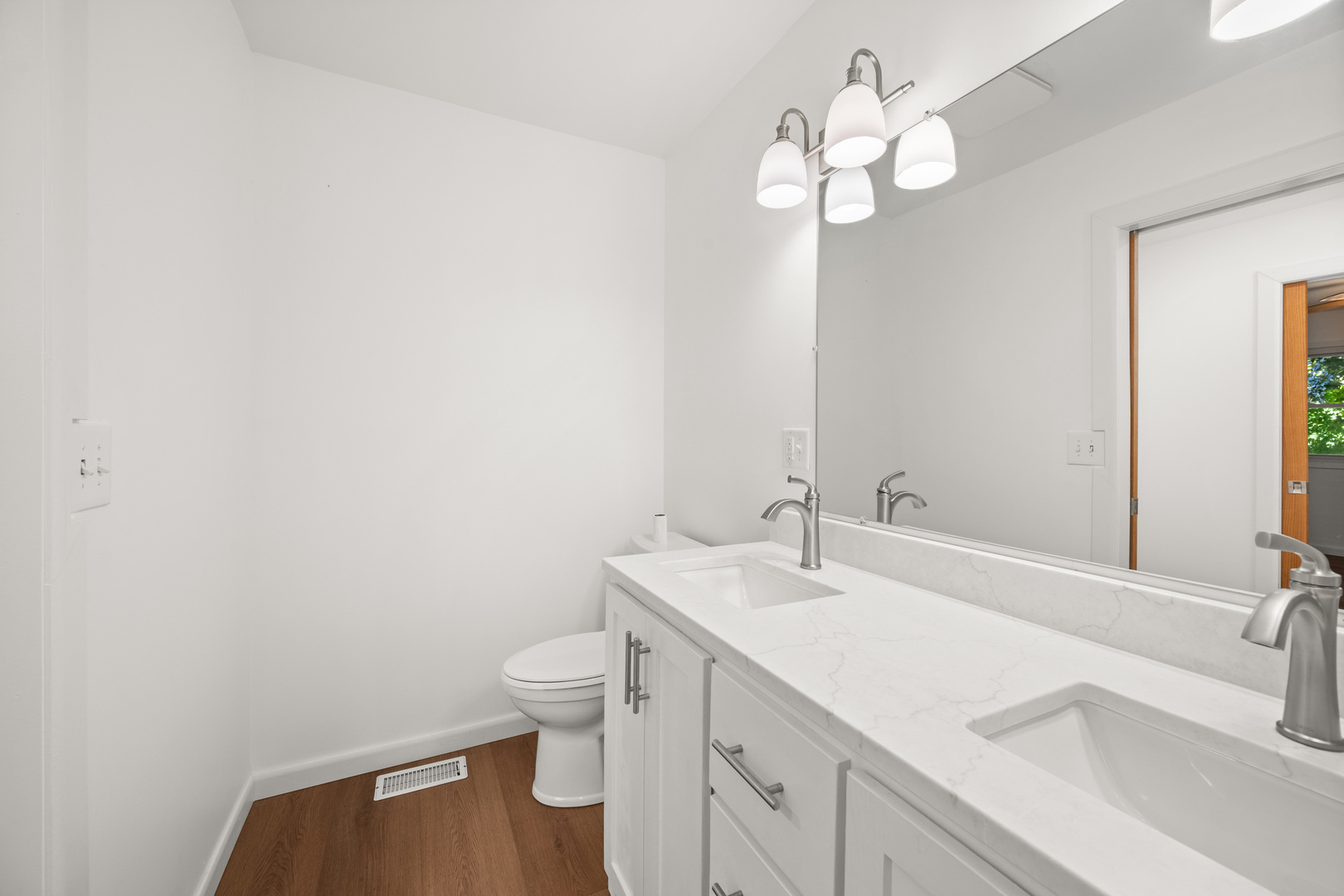 341 N View Street, Hinckley, IL 60520