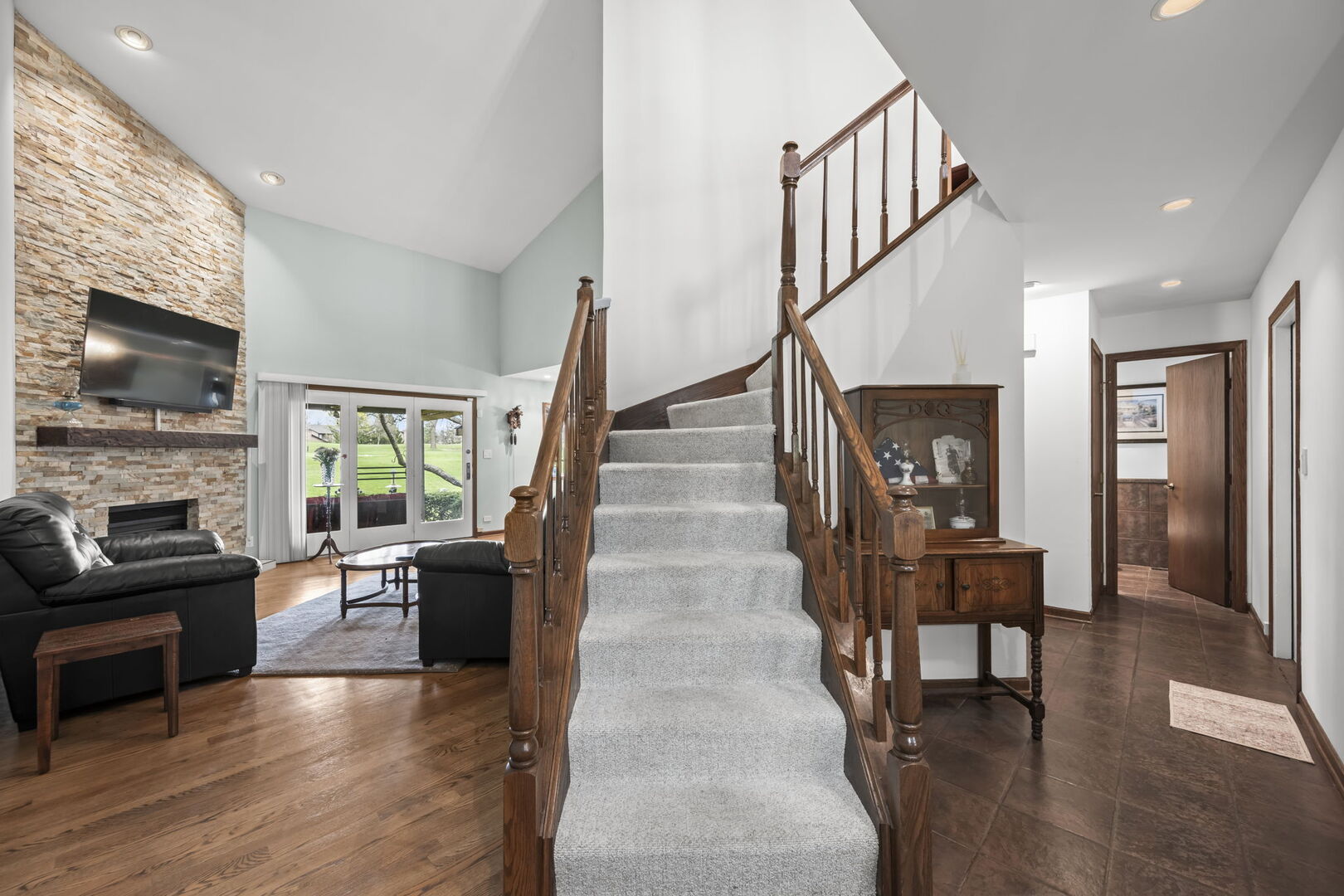 1760 Pebble Beach Drive, Hoffman Estates, IL 60169