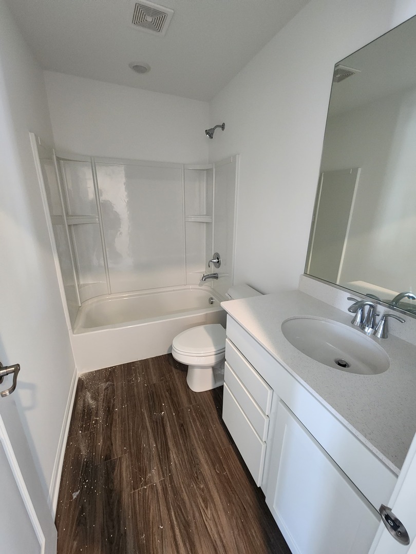 1033 Atterberg Road, South Elgin, IL 60177