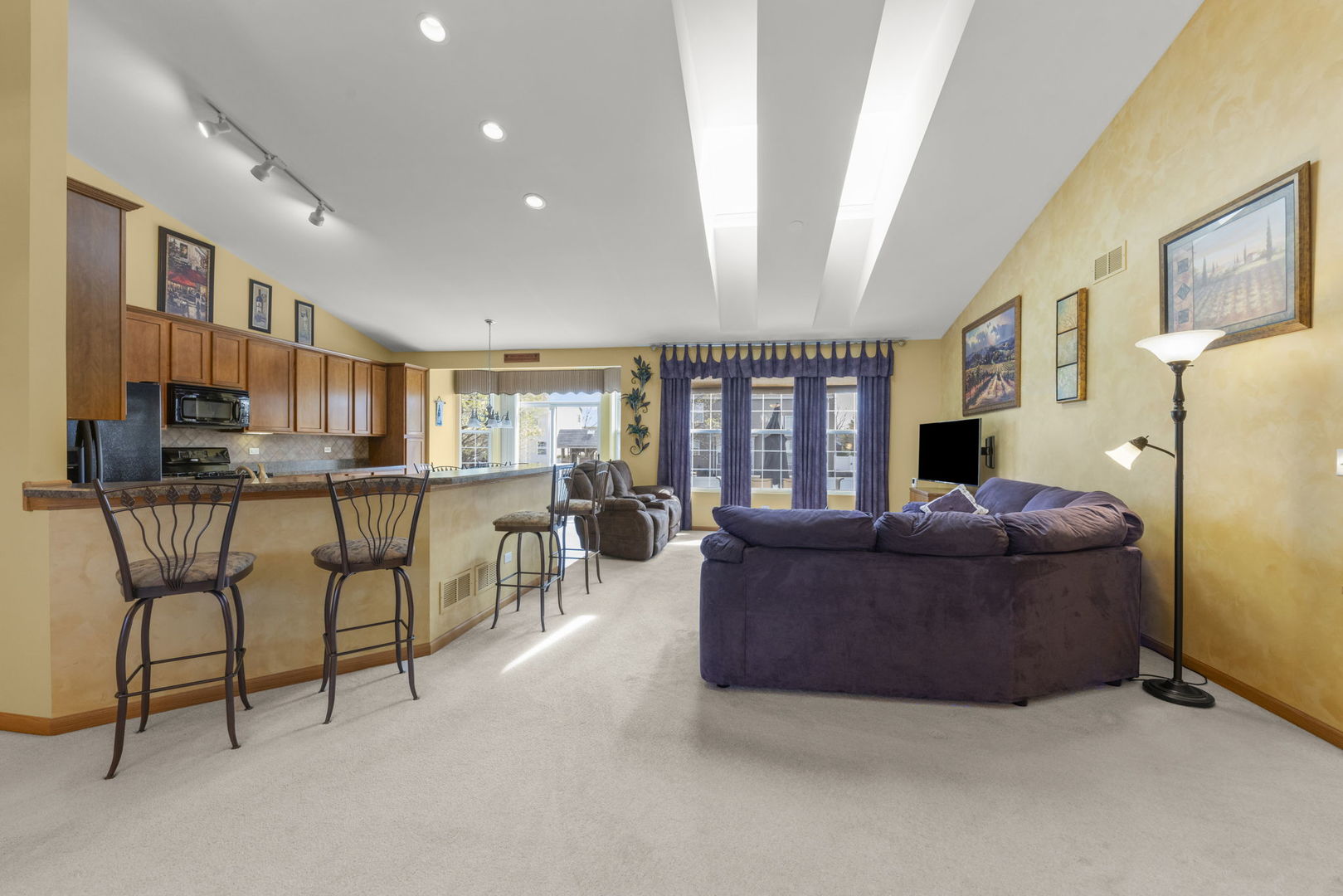 306 Austin Drive, Shorewood, IL 60431