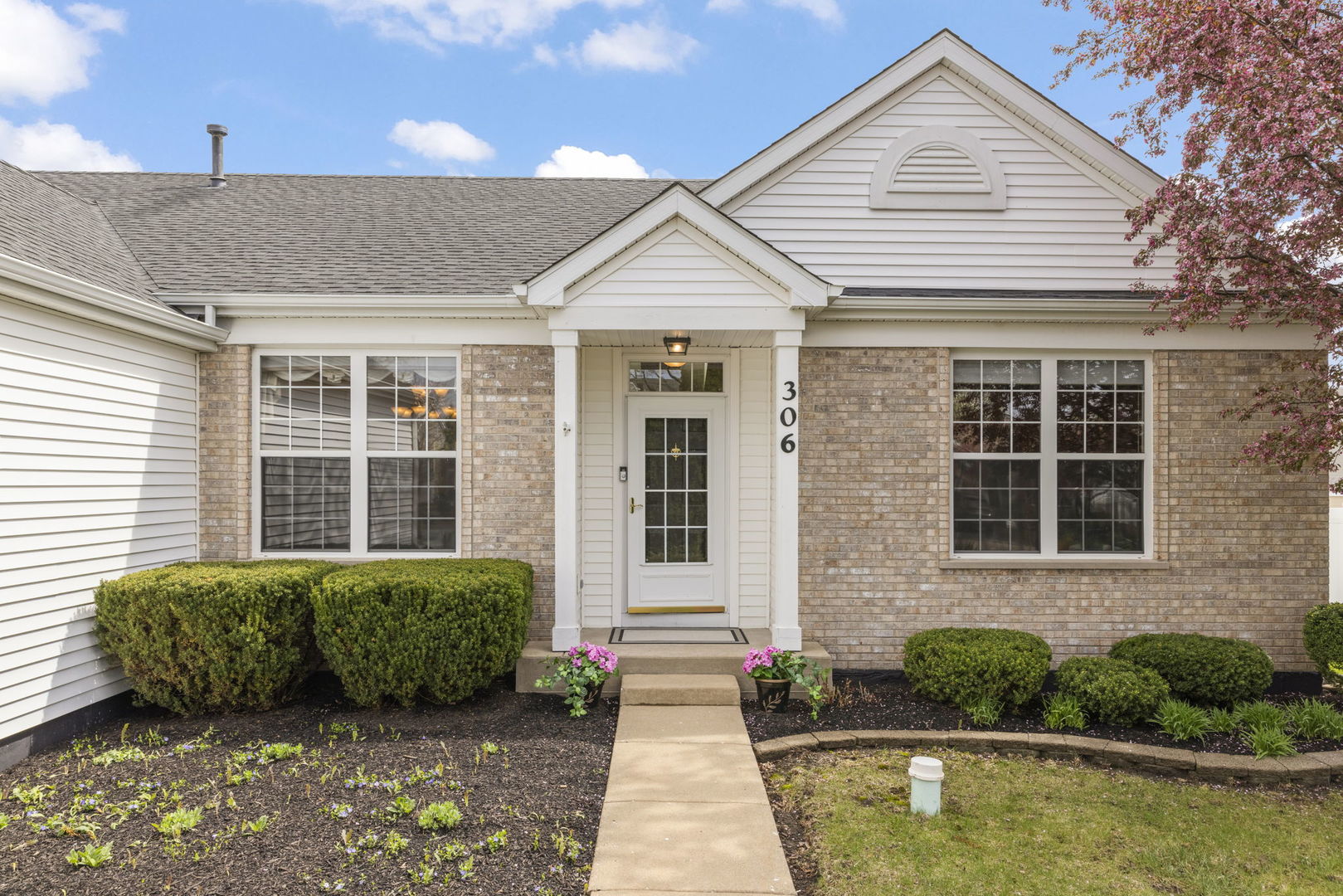 306 Austin Drive, Shorewood, IL 60431