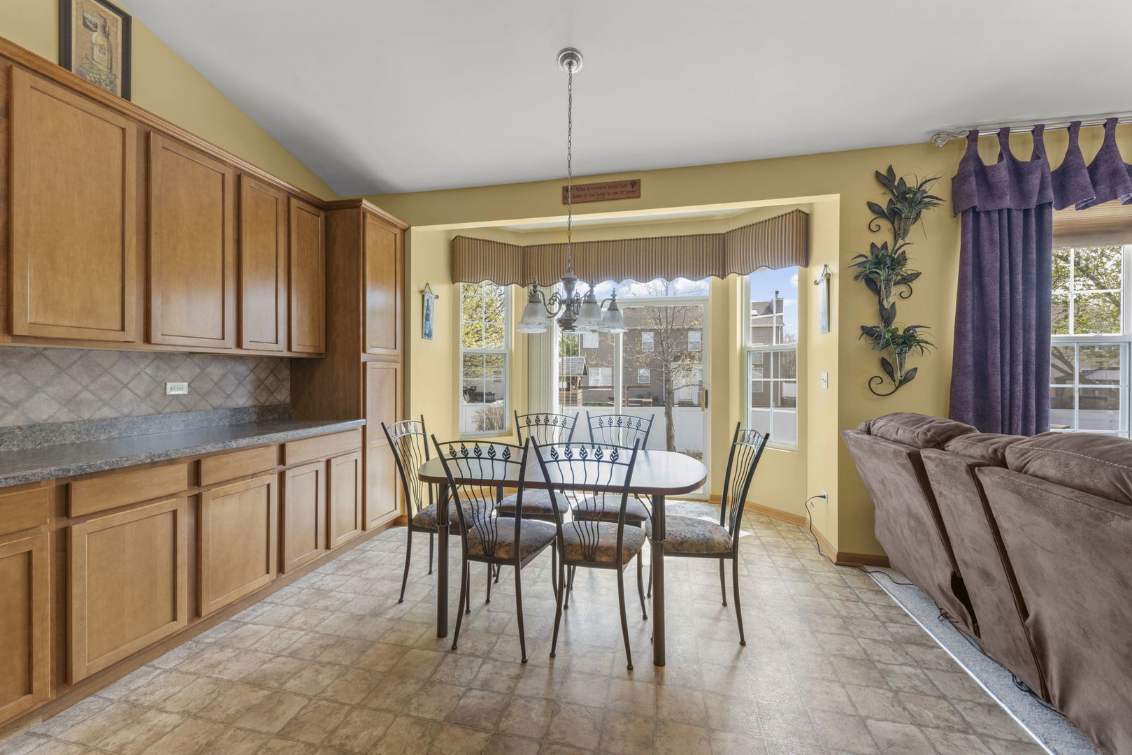 306 Austin Drive, Shorewood, IL 60431