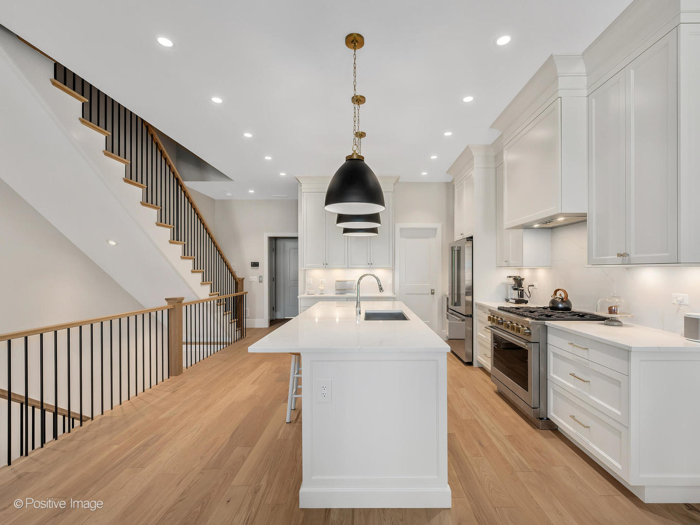 225 Burlington Avenue #TH1, Clarendon Hills, IL 60514