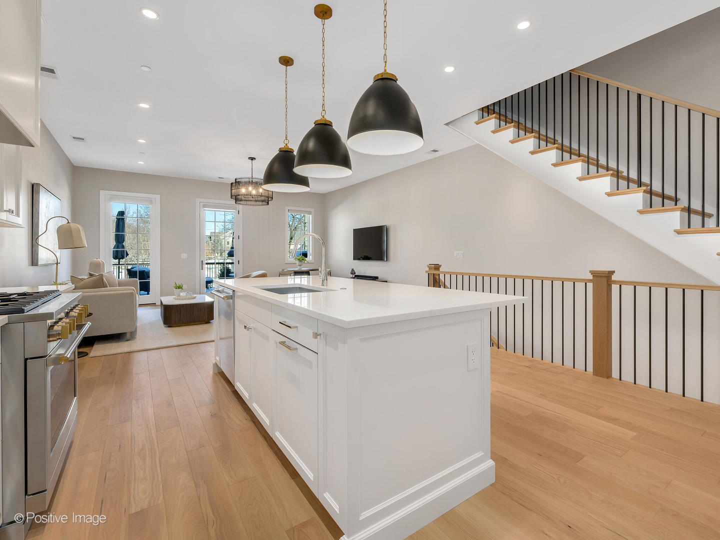 225 Burlington Avenue #TH1, Clarendon Hills, IL 60514